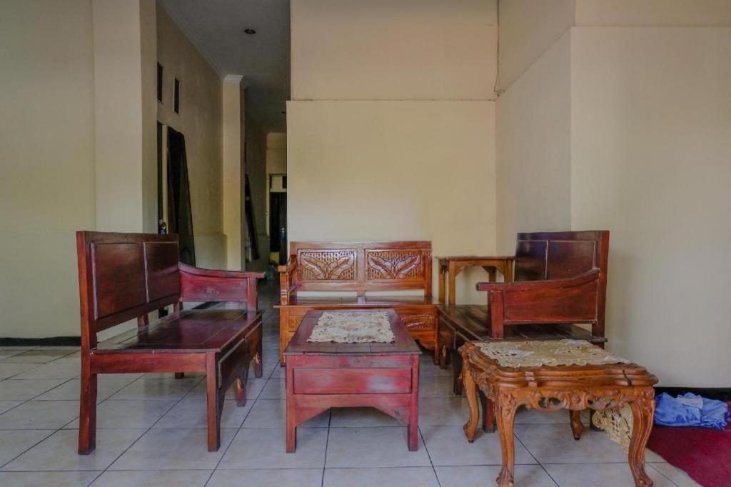 Sawojajar Inn Malang Exterior foto